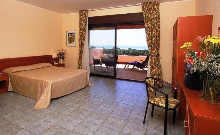 Conte Di Cabrera Hotel Club Pozzallo Exterior foto